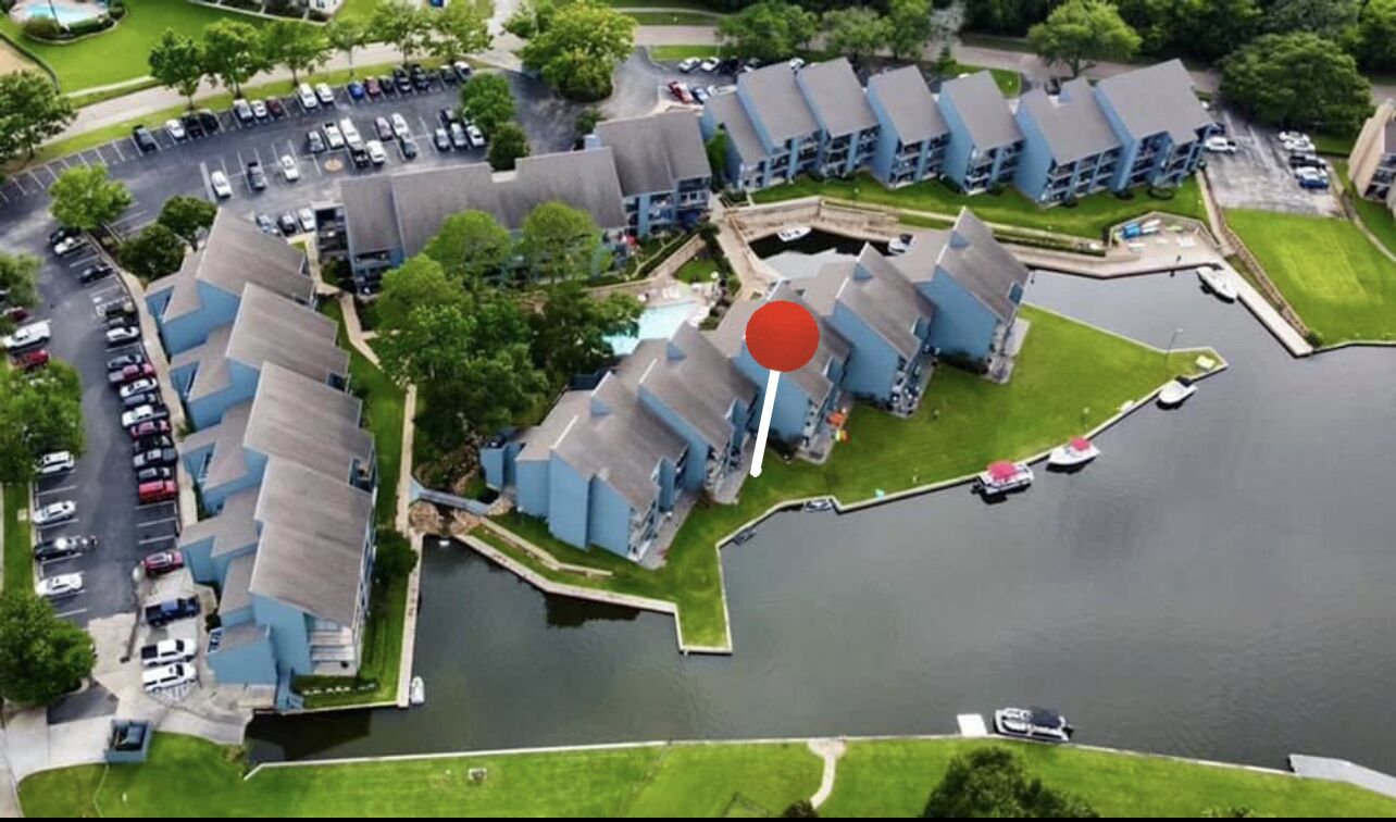Waterfront - 1st Floor! Beautifully Decorated 2 Bedroom/2Bath - Sleeps 6/ 8