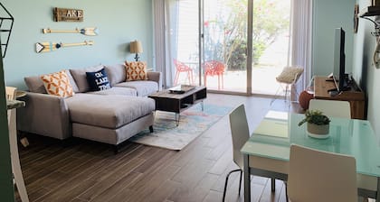 Waterfront - 1st Floor! Beautifully Decorated 2 Bedroom/2Bath - Sleeps 6/ 8