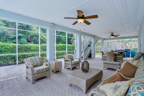 House, Multiple Beds (Florida-style home with pool and step) | Living room - Florida-style Home With Pool and Steps to Beach (Marco Island)