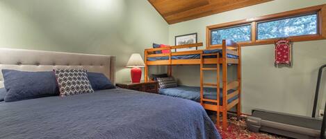 3 habitaciones, escritorio, tabla de planchar con plancha y wifi gratis