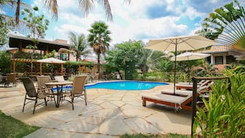 Outdoor pool, pool loungers