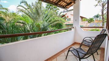Suite Master | Frigobar, escrivaninha, roupa de cama