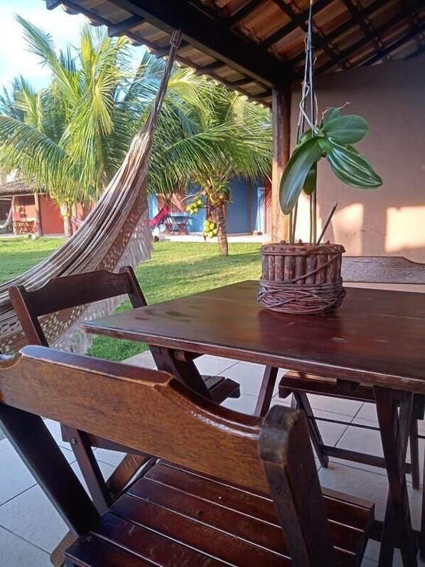 32-Zoll-Flachbildfernseher mit Satellitenempfang