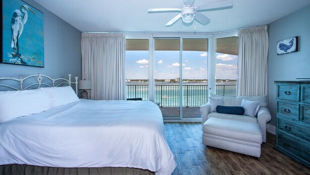 Apartamento, varias camas, balcón, vistas al mar