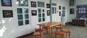 Kamolot Guesthouse - Hostel