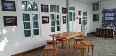Kamolot Guesthouse - Hostel