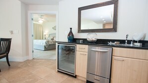 Room - Modern Two Bedroom Facing Ono Island - Unit Crd0208 (Orange Beach)