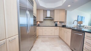 Private kitchen - Modern Two Bedroom Facing Ono Island - Unit Crd0208 (Orange Beach)