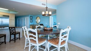 Interior - Poolside Condo With Bay Views - Unit Crc0309 (Orange Beach)