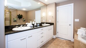 Bathroom - Poolside Views Two Bedroom Two Bathroom - Unit Crd1016 (Orange Beach)