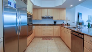 Condo, Multiple Beds, Balcony, Ocean View | Private kitchen