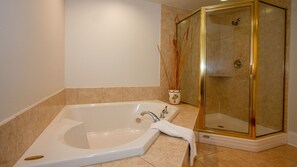 Condo, Multiple Beds, Balcony, Ocean View | Bathroom