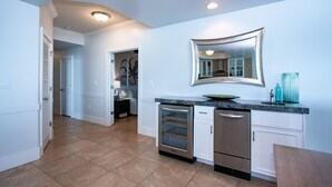Coffee/tea maker, fridge, microwave, stovetop - Spacious Unit With Unobstructed Views - Unit Crd0902 (Orange Beach)