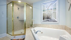 Appartement, Meerdere bedden, balkon, uitzicht op zee | Badkamer | Designer toiletartikelen