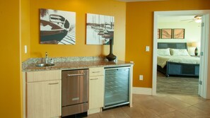 Fridge, microwave, stovetop, dishwasher - Three Bedroom With Gulf Views - Unit Crd0414 (Orange Beach)