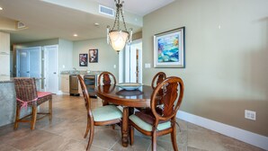 Interior - Two Bedroom Condo With Panoramic Views - Unit Crd1209 (Orange Beach)