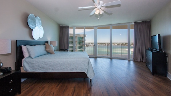 Condo, 1 King Bed, Balcony, Ocean View