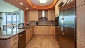 Unclassified image, 5 of 14, button - Views of the Gulf, Ono Island, and Perdido Bay - Unit Crd0510 (Orange Beach)