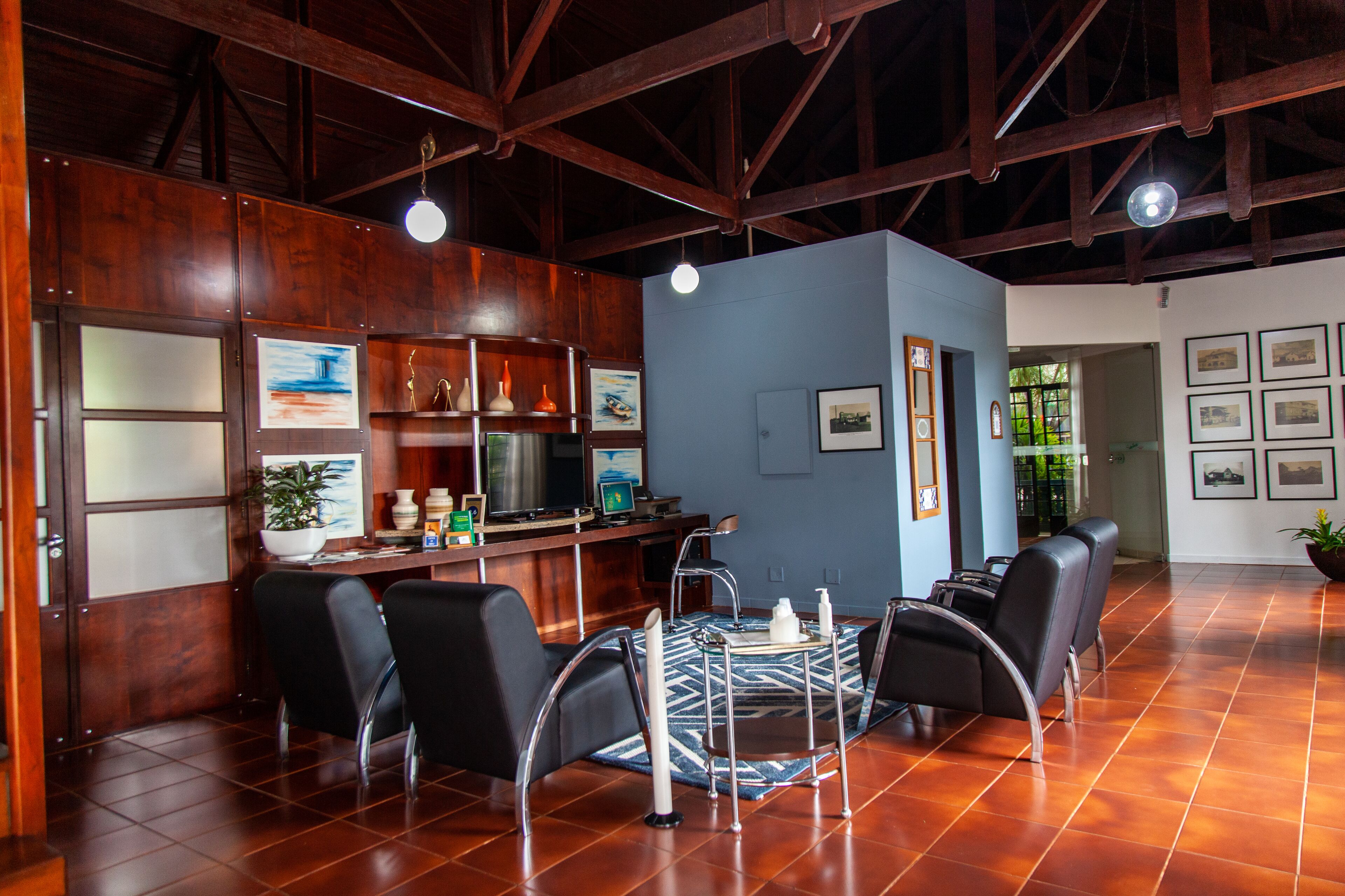 32-inch led tv with satellite channels, tv