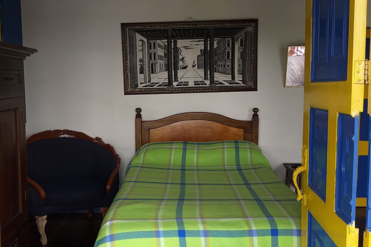 Wifi gratis y ropa de cama