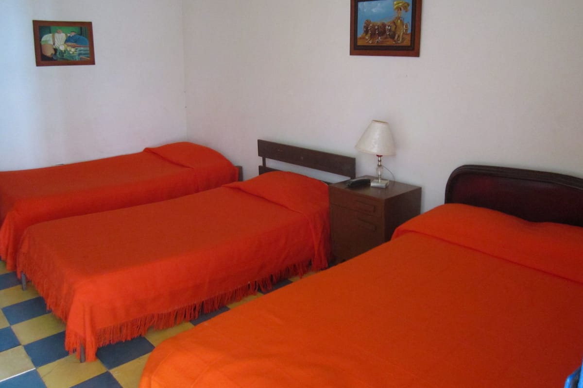 Wifi gratis y ropa de cama