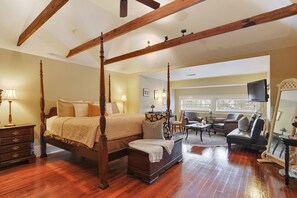 Luxury Single Room | Egyptian cotton sheets, premium bedding, memory foam beds - Canal Street Inn (New Orleans)