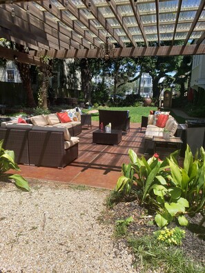 Khuôn viên nơi lưu trú