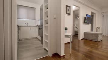 Apartment, 1 Bedroom | Private kitchen | Fridge, oven, stovetop, coffee/tea maker