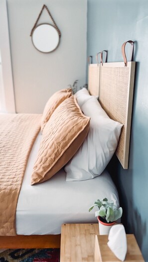4 bedrooms, iron/ironing board, free WiFi, bed sheets