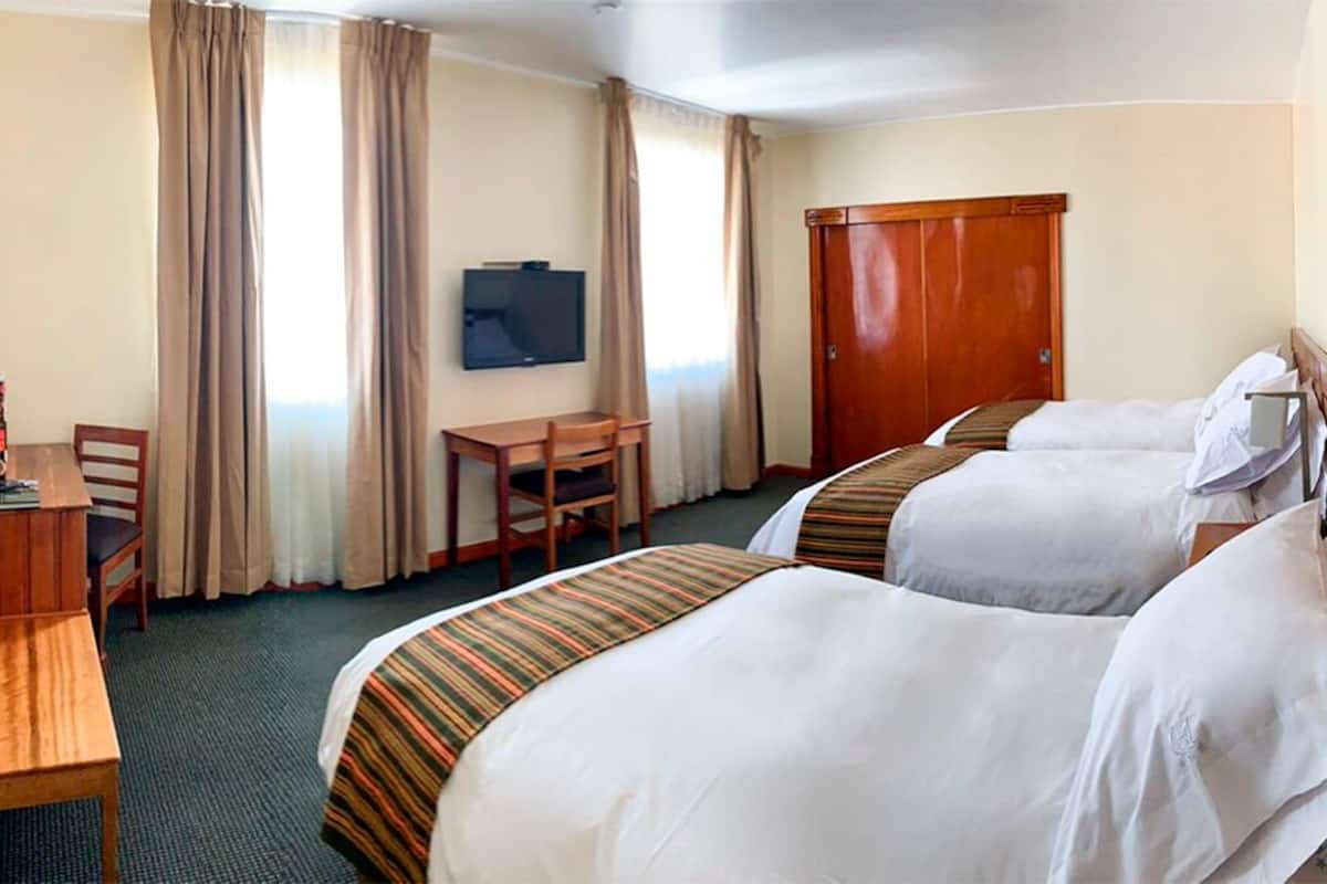 Superior Triple Room | 1 bedroom, desk, blackout curtains, free WiFi