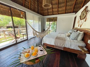 Bungalow – panorama | Safe på rommet, individuelt dekorert og individuelt innredet