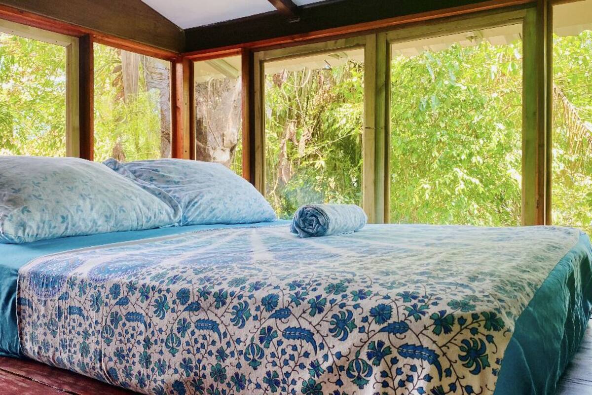 Economy Cabin | WiFi (free), bed sheets