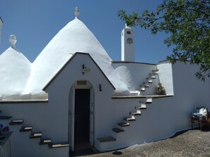 Exterior - Trullo Gioioso of Ostuni (Ostuni)