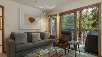 Condo, 2 Bedrooms | Interior