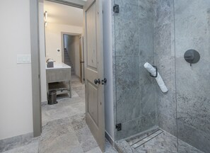 Ferienhaus, 4 Schlafzimmer | Badezimmer | Haartrockner, Bidet, Handtücher, Seife
