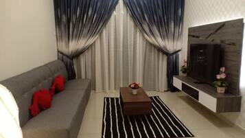 City Apartment | Living room | Flat-screen TV