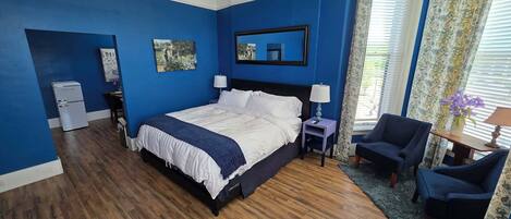 Single King Suite - Room 1 | Premium bedding, pillowtop beds, individually decorated