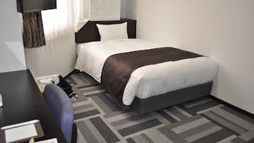 Blackout drapes, free WiFi, bed sheets