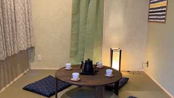 Basic Quadruple Room | Blackout drapes, free WiFi, bed sheets