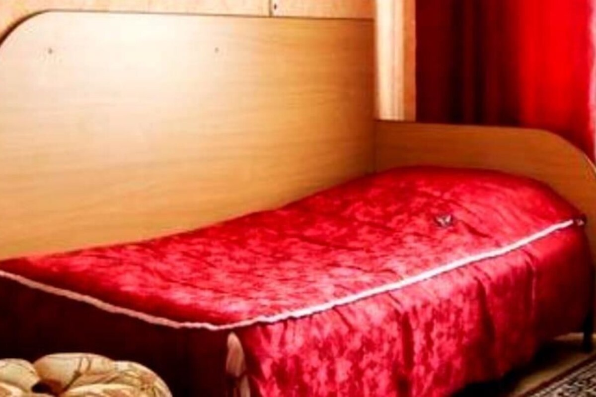 Economy Single Room | In-room safe, blackout curtains, iron/ironing board (on request)