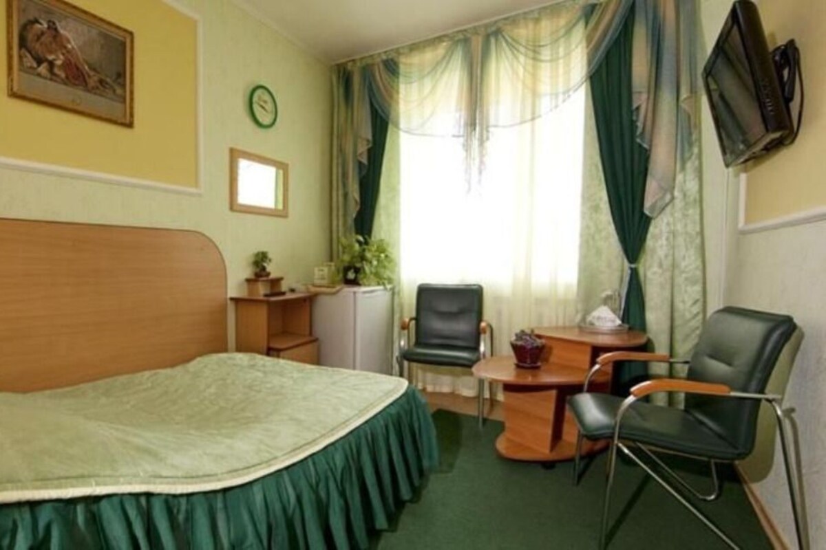 In-room safe, blackout curtains, iron/ironing board (on request)