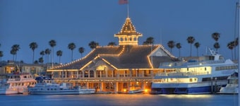 1/2 Block to Bay - 1 Block to Ocean - Walk to Piers