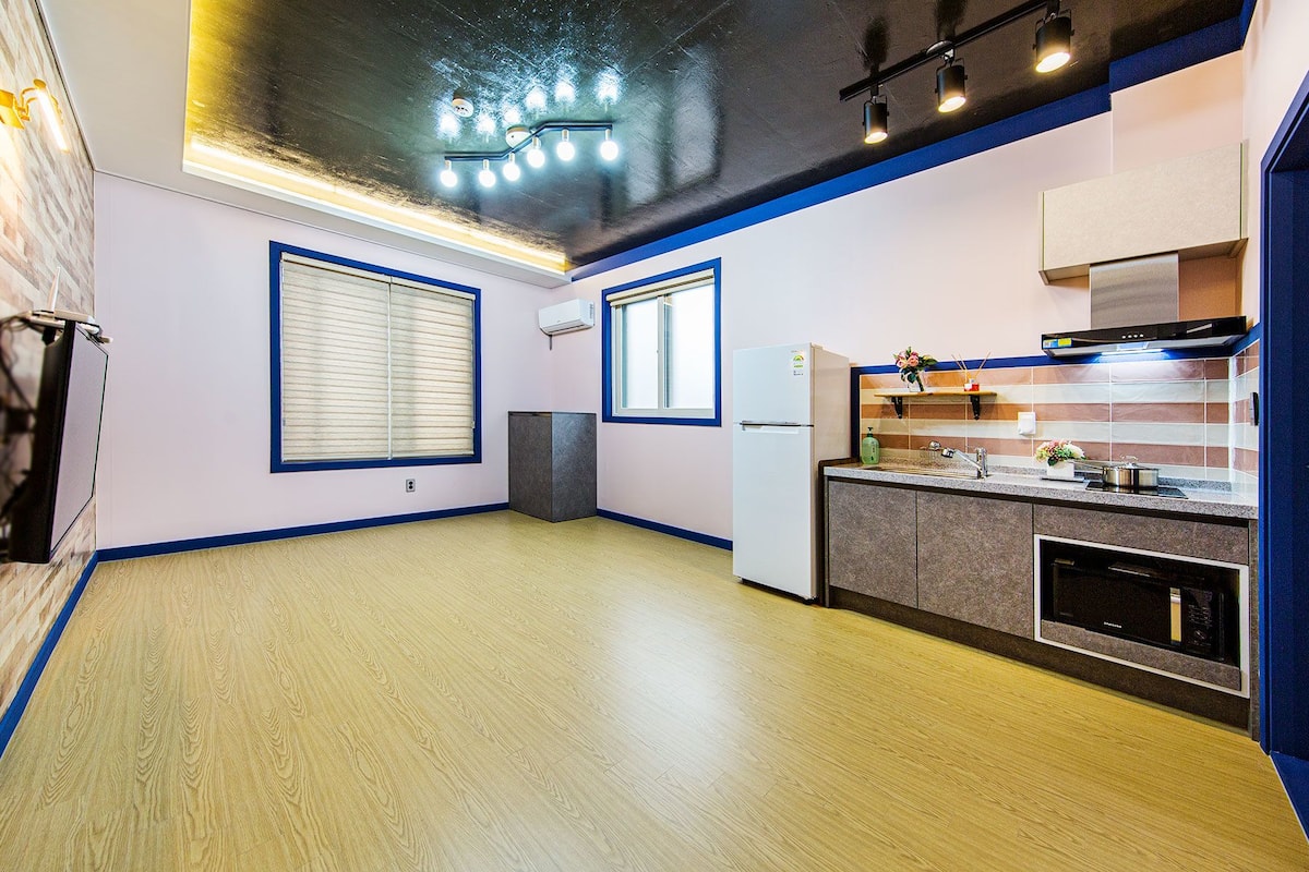Room (201) | 1 bedroom, free WiFi