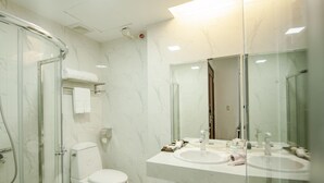 Bathroom - Sao Hotel (Hanoi)