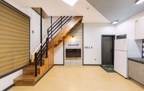 Room (303) | Living area | Flat-screen TV - Kakao Story Pension (Boryeong)