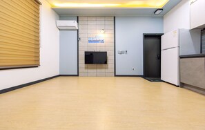 Room (103 203) | Living area | Flat-screen TV