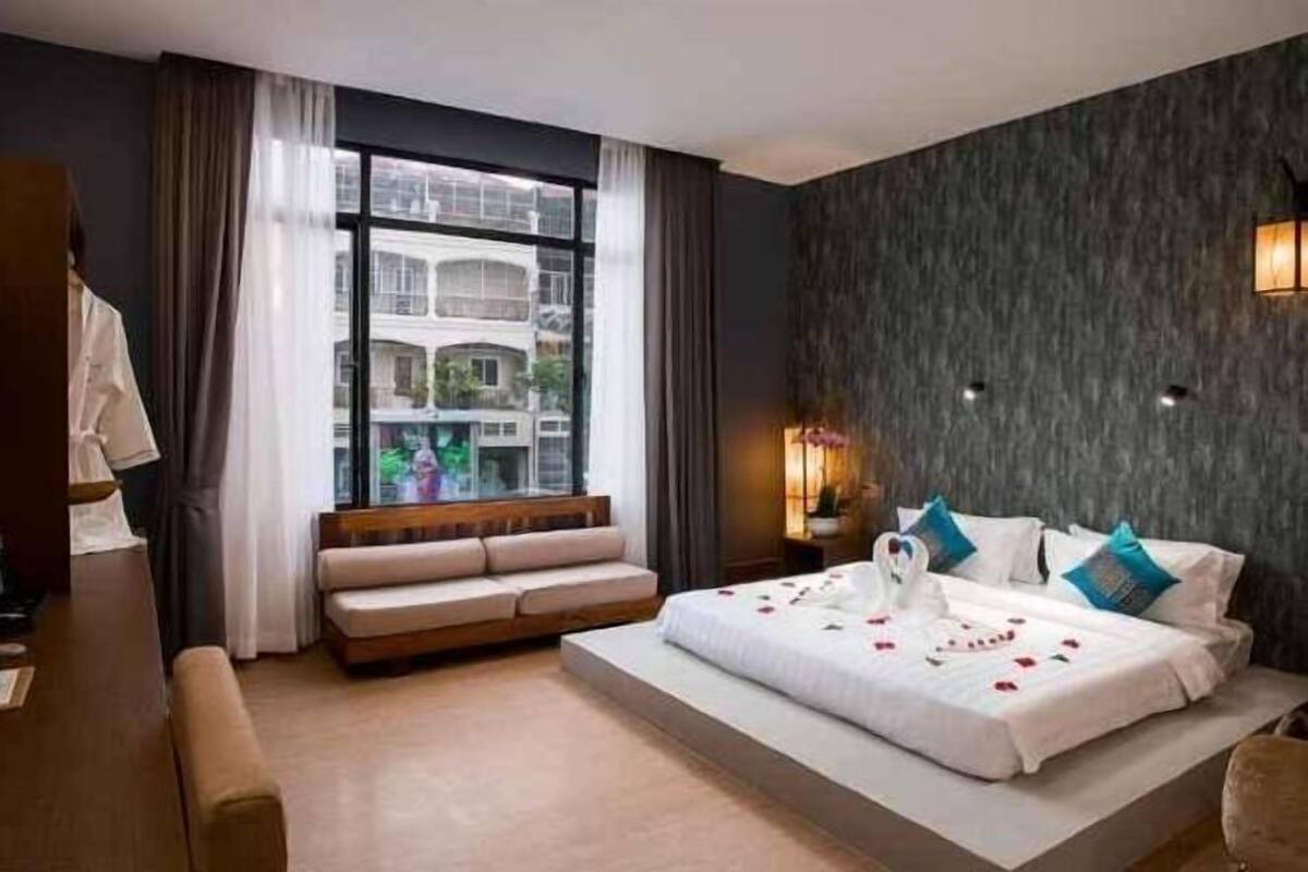1 bedroom, Egyptian cotton sheets, premium bedding, pillow-top beds