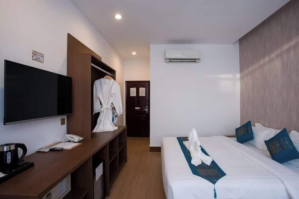 1 bedroom, Egyptian cotton sheets, premium bedding, pillow-top beds