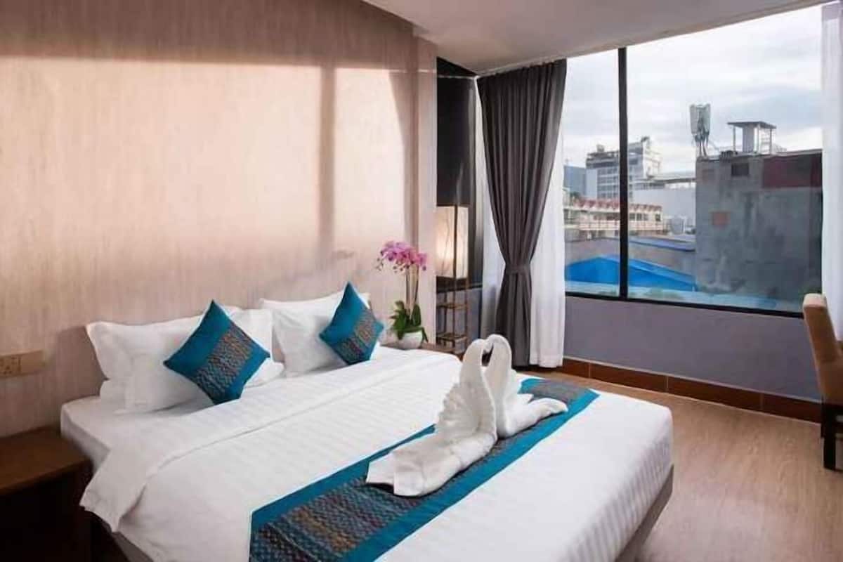 1 bedroom, Egyptian cotton sheets, premium bedding, pillow-top beds
