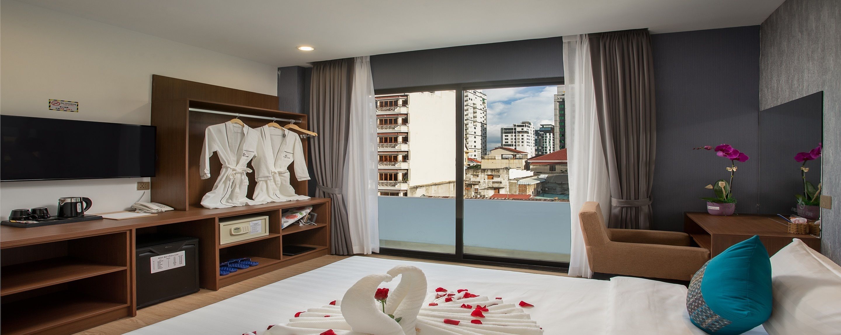 vip with balcony | 1 bedroom, egyptian cotton sheets, premium bedding, pillow-top beds